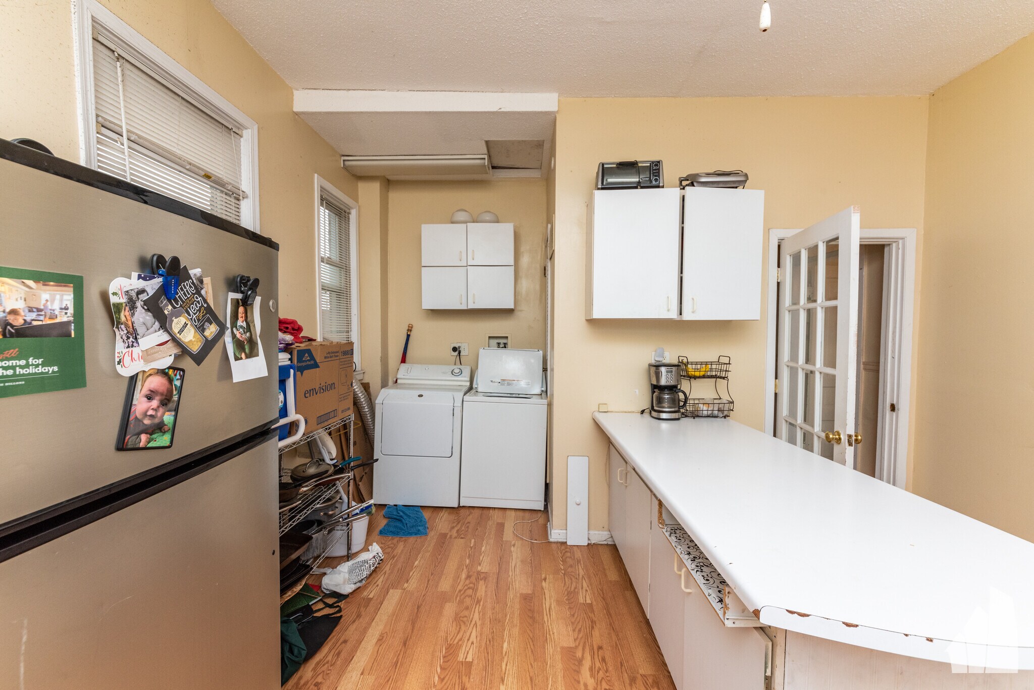 Building Photo - 2057 W Roscoe St