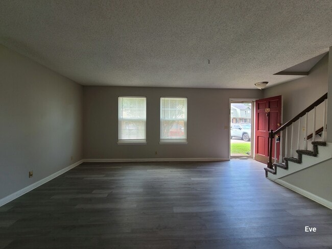 Building Photo - 5510 Country Dr