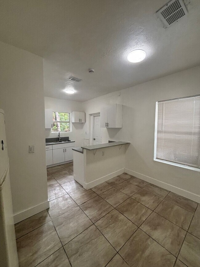 Building Photo - Apartment in the Heart of Little Havana!