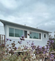 Building Photo - 1038 Glen Arbor Ave