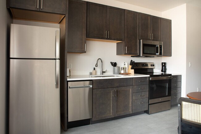 Building Photo - 333 W State St