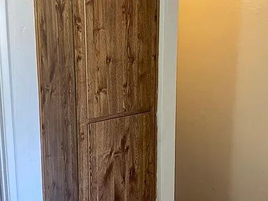 Building Photo - 2 Bed / 1.5 Bath Townhome | Fireplace | Private Yard | Walk-In Closets