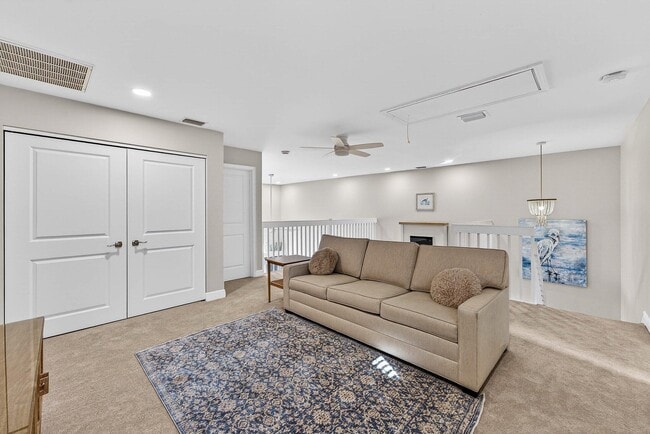 Building Photo - 812 Ocean Dunes Cir