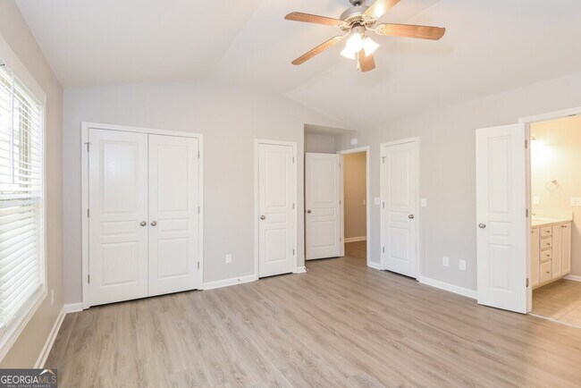 Building Photo - 121 Townview Dr