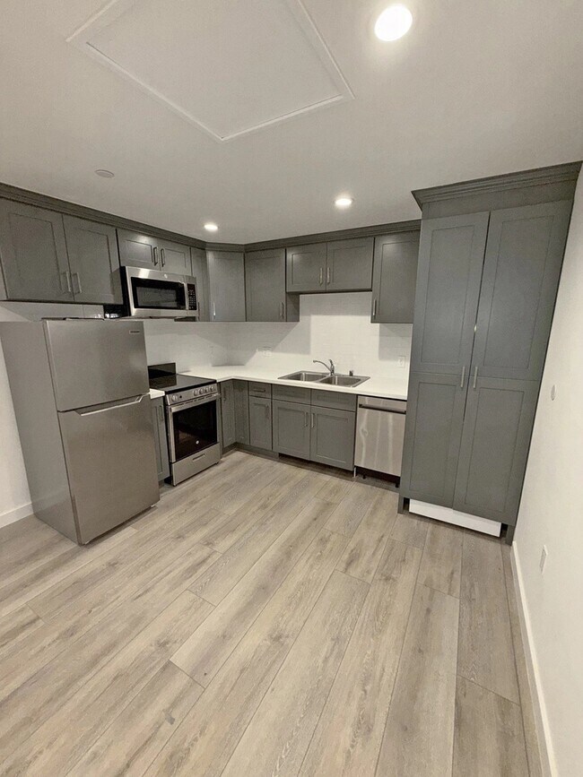 Interior Photo - 5308 Sepulveda Blvd