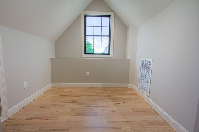 Building Photo - 36 Rutherford Pl