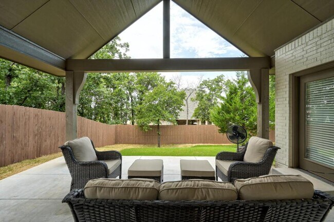 Building Photo - 4001 Stone Hl Ln