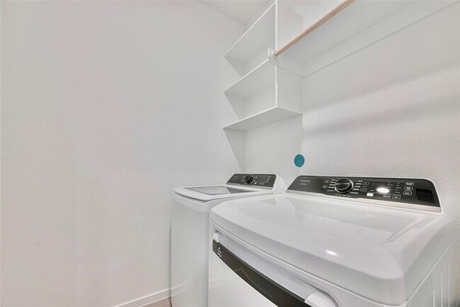 Building Photo - 26415 Virginia Wild Rye Ln