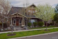 Building Photo - Large home on Awbrey Butte