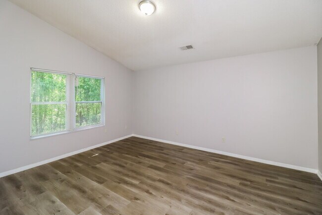 Building Photo - 4680 Waterfront Oak Dr