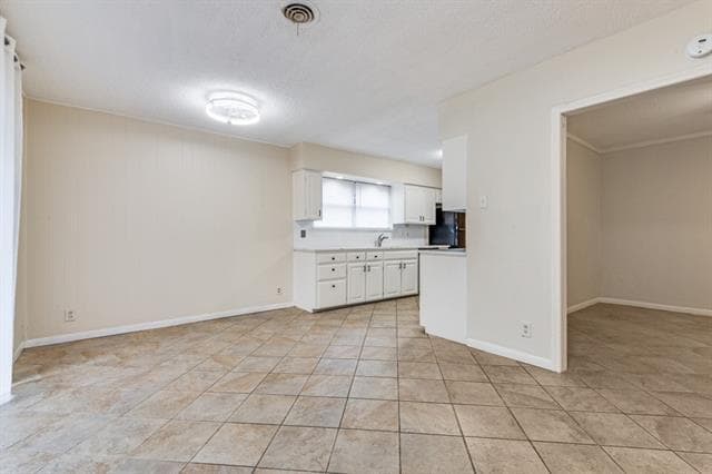Building Photo - 1817 Oakhurst Dr