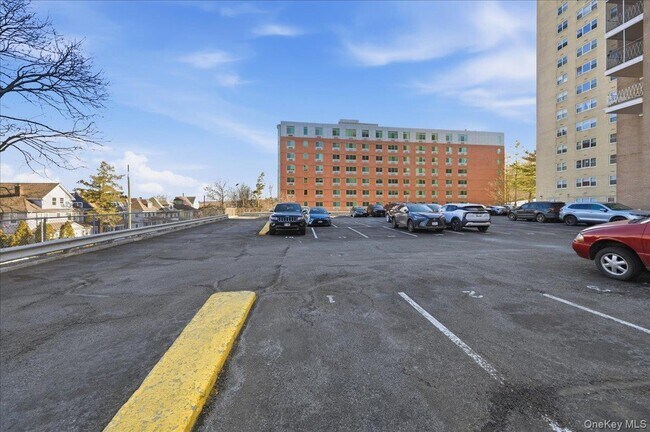 Building Photo - 30 Lake St