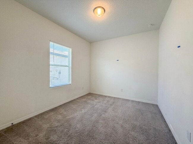 Building Photo - 5853 Bullock Pl