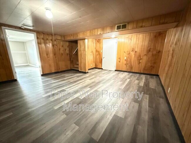 Building Photo - 10191 Mayfair Dr