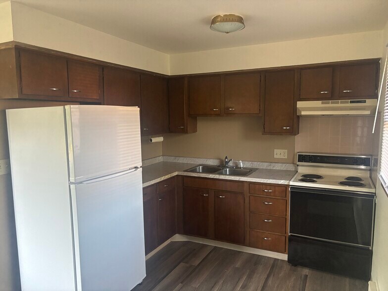 Building Photo - 1801 Silvercrest Dr