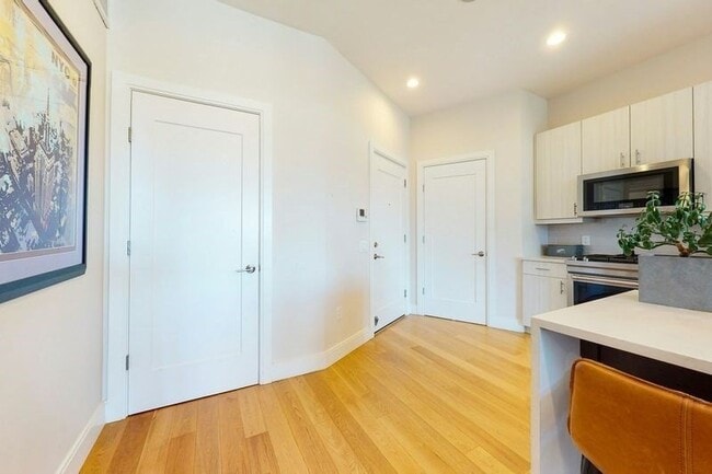 Building Photo - 488 Dorchester Ave