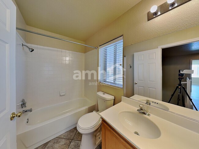 Building Photo - 1335 Milldale Ct