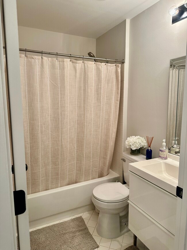 Building Photo - 10194 Allegro Dr
