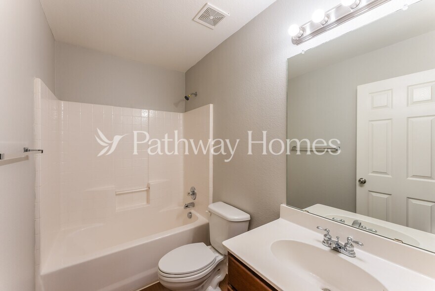 Building Photo - 212 Hereford Dr