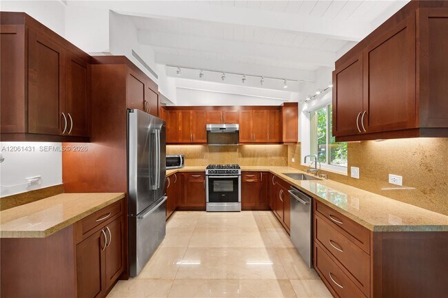 Building Photo - 12200 SW 74th Ct
