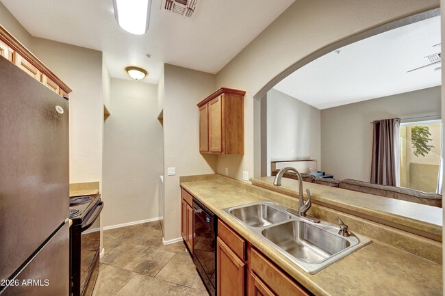 Building Photo - 2950 W Louise Dr