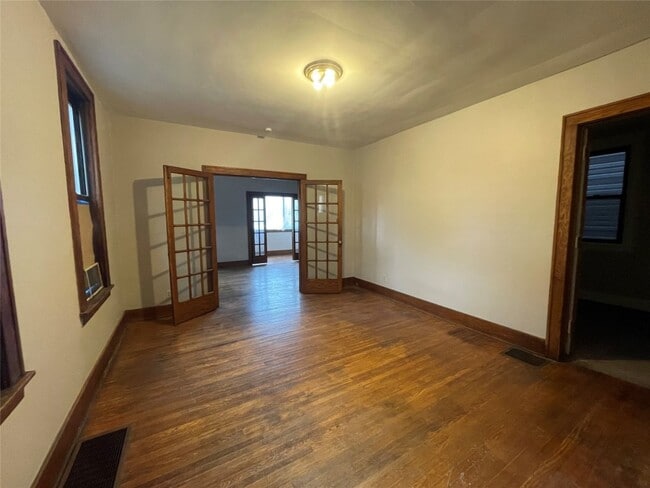 Building Photo - 833 German St