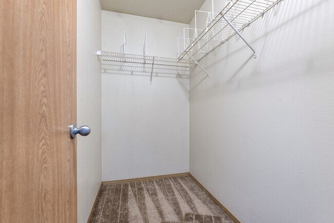 Building Photo - Spacious 4-Bedroom Home in SE Portland