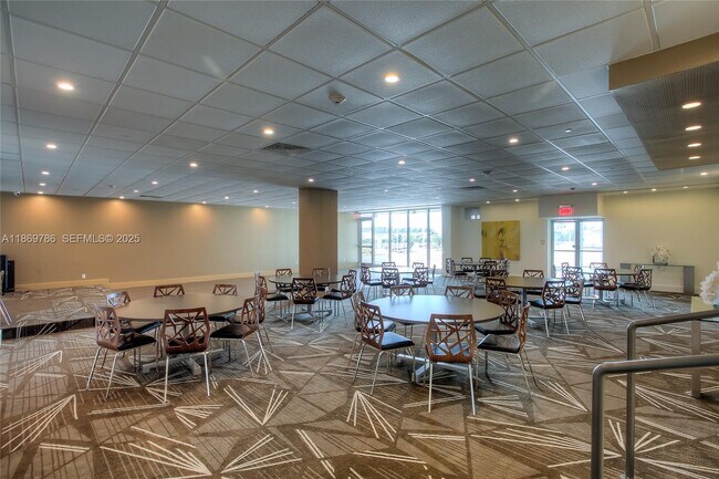 Building Photo - 5701 Collins Ave