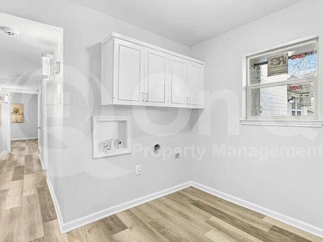 Building Photo - 306 Wildbriar Dr