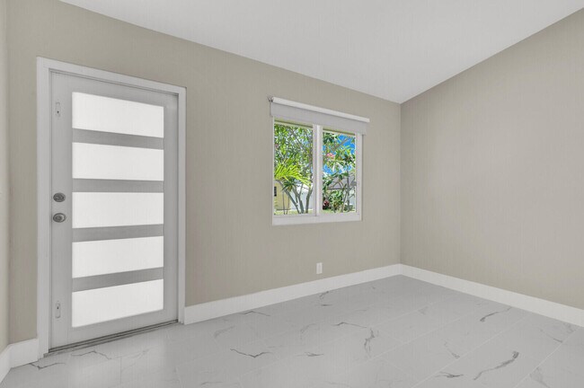Building Photo - 23392 Country Club Dr E
