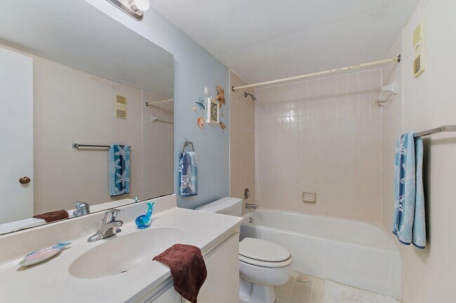 Building Photo - 1605 S US Hwy 1