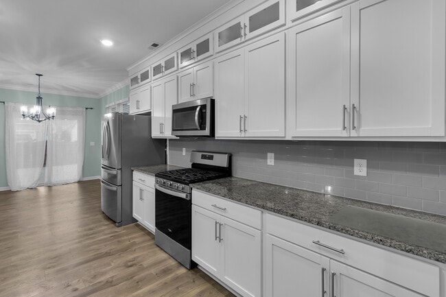 Building Photo - 1011 Yellowwood Aly