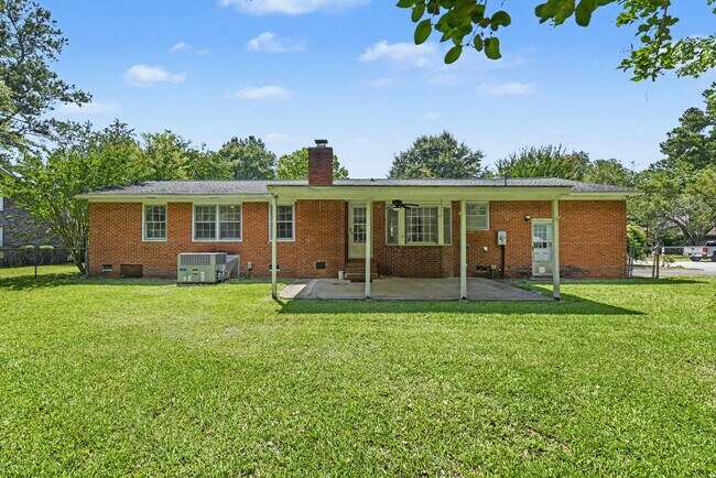 Building Photo - 130 Sandtrap Rd