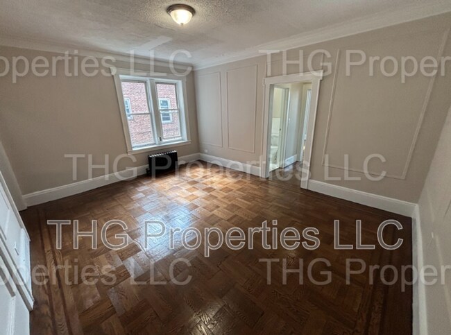 Building Photo - 490 Tremont Ave