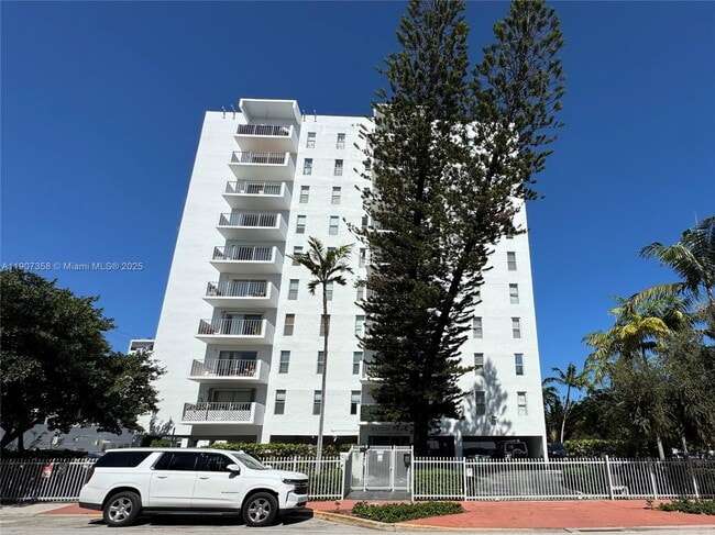 Building Photo - 1300 Alton Rd