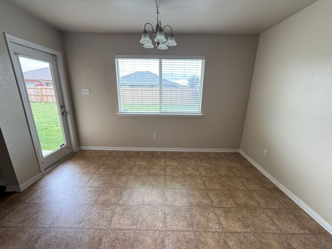 Building Photo - 7819 Woodbury Dr