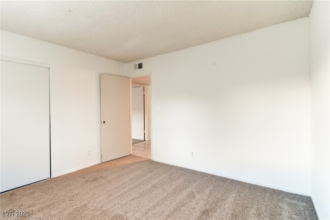 Building Photo - 6200 Camino De Rosa Dr