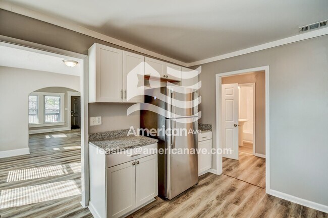 Building Photo - 625 27th St SW