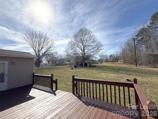 Building Photo - 513 Rhodes Ave