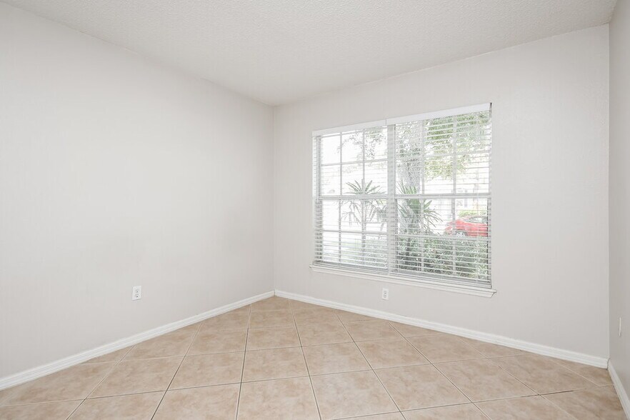 Building Photo - 10832 Rushwood Way