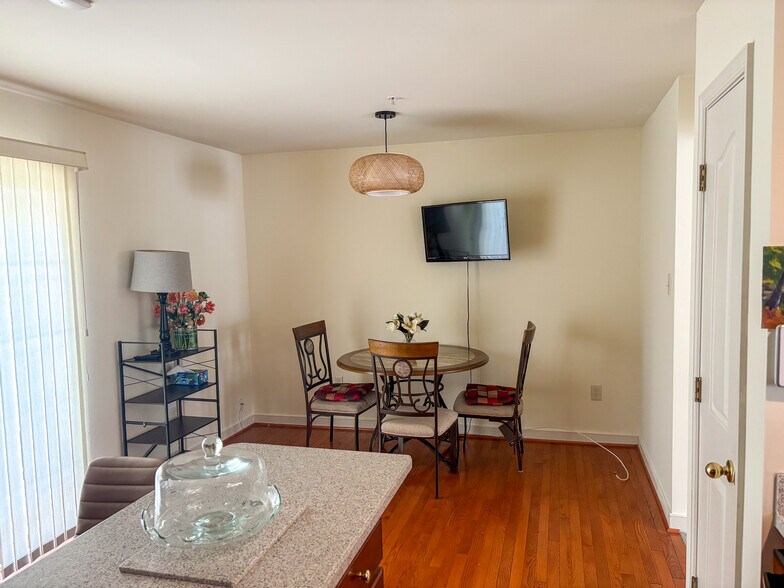 Building Photo - 1211 Pear Blossum Ct