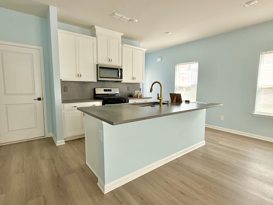 Building Photo - 3615 Shore Wood Ave