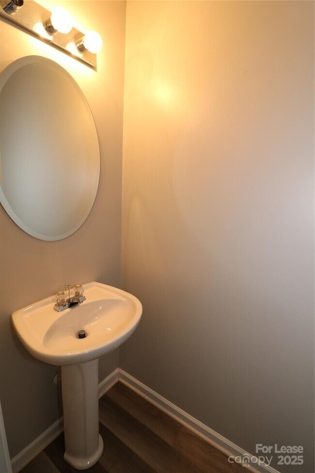 Building Photo - 1001 Boulder Dr