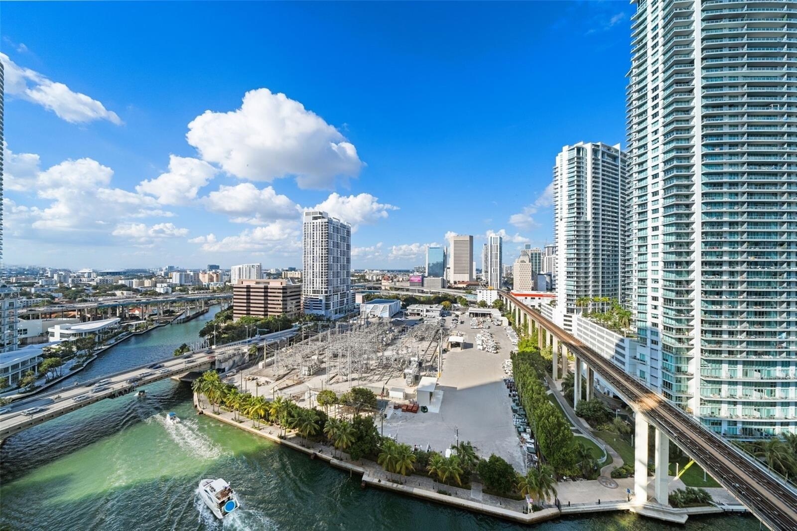 Building Photo - 690 SW 1st Ct