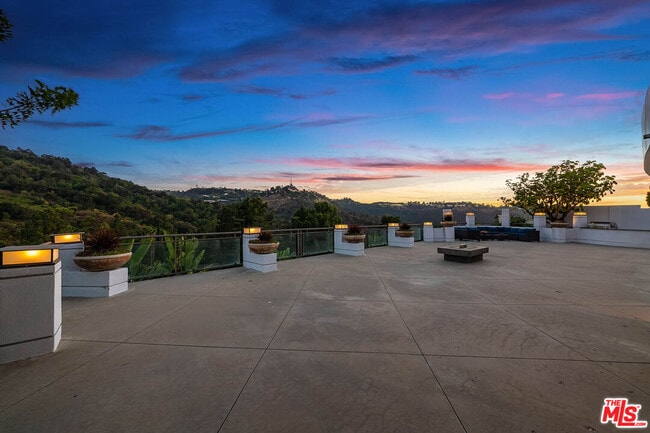 Building Photo - 11470 Dona Evita Dr