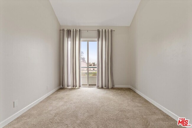 Building Photo - 12773 Caswell Ave