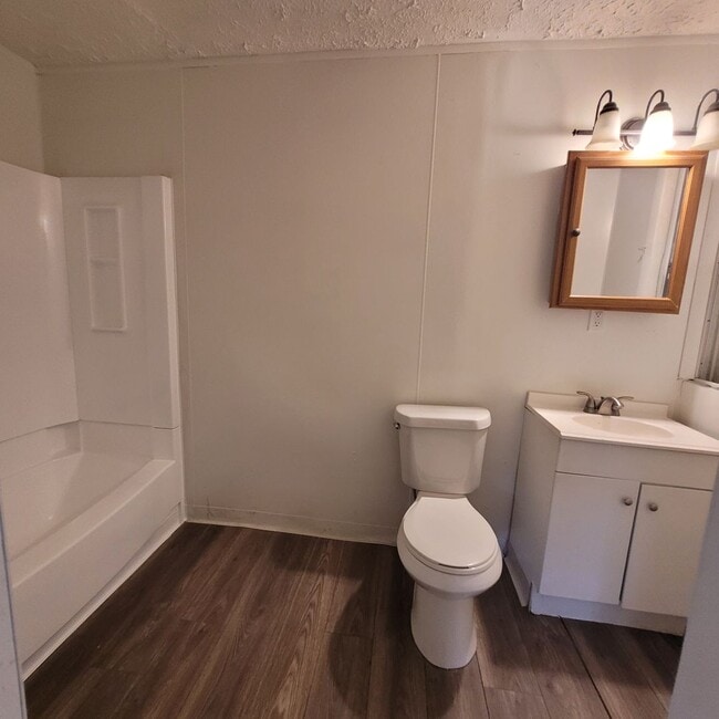 Building Photo - Single Family 4 Bed 2 Bath FOR RENT!