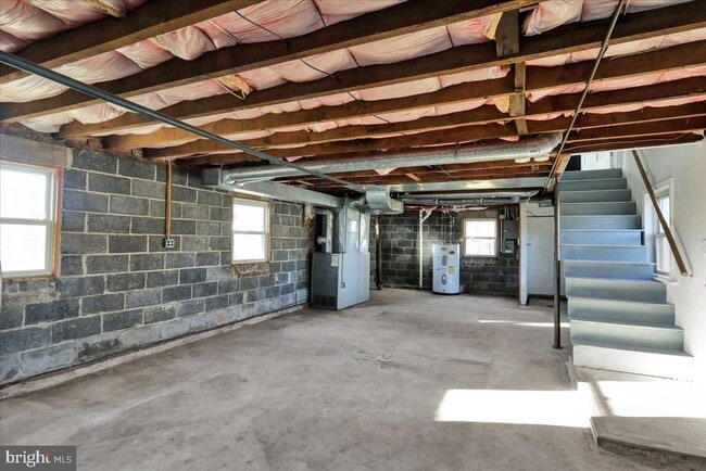 Building Photo - 834 N 5th St