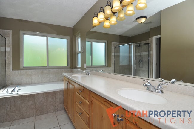 Building Photo - 11758 Chalk Creek Way