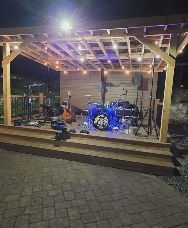 Building Photo - 185 Cotuit Rd